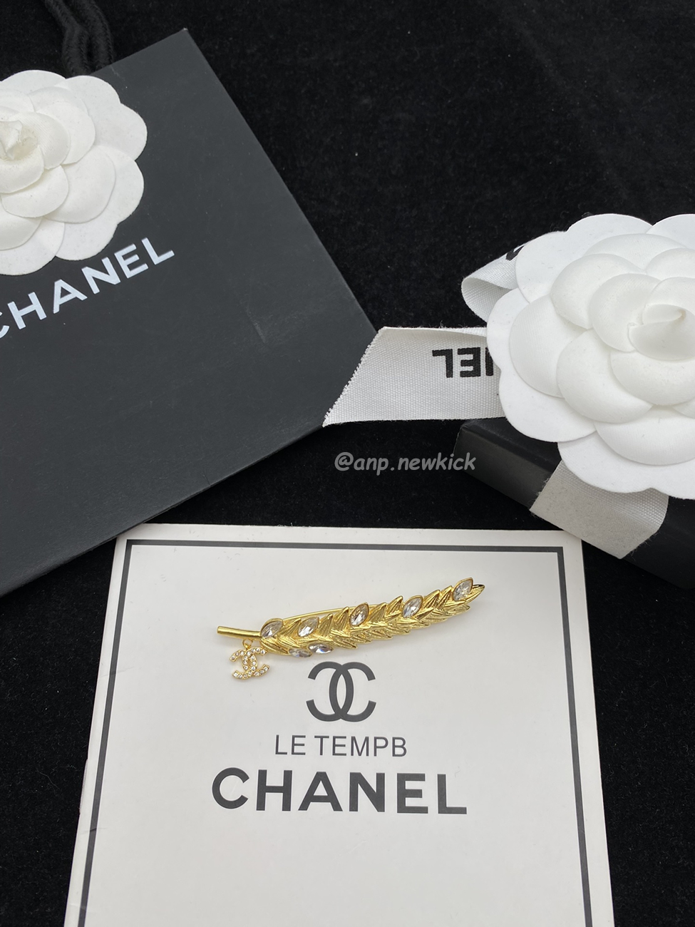 Chanel Glass Pearl Cc Gold Brooch (18) - www.newkick.vip